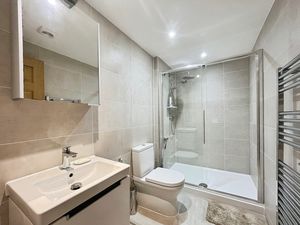 En suite- click for photo gallery